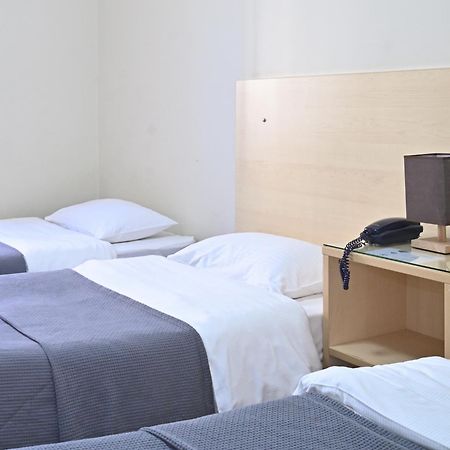 Kentrikon Hotel Chalkida Bagian luar foto