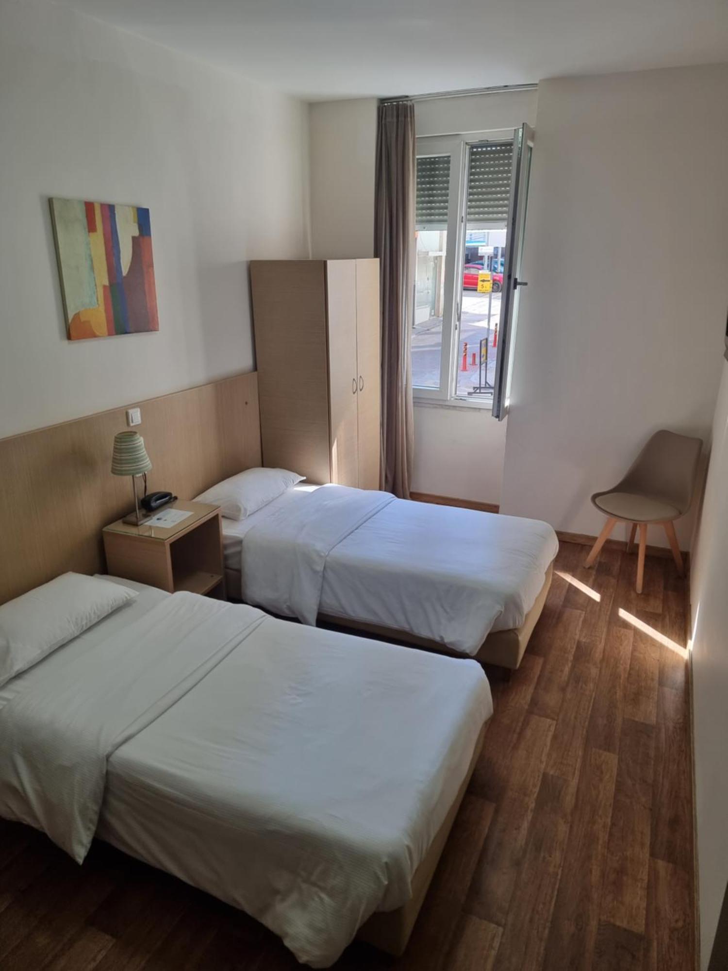 Kentrikon Hotel Chalkida Bagian luar foto