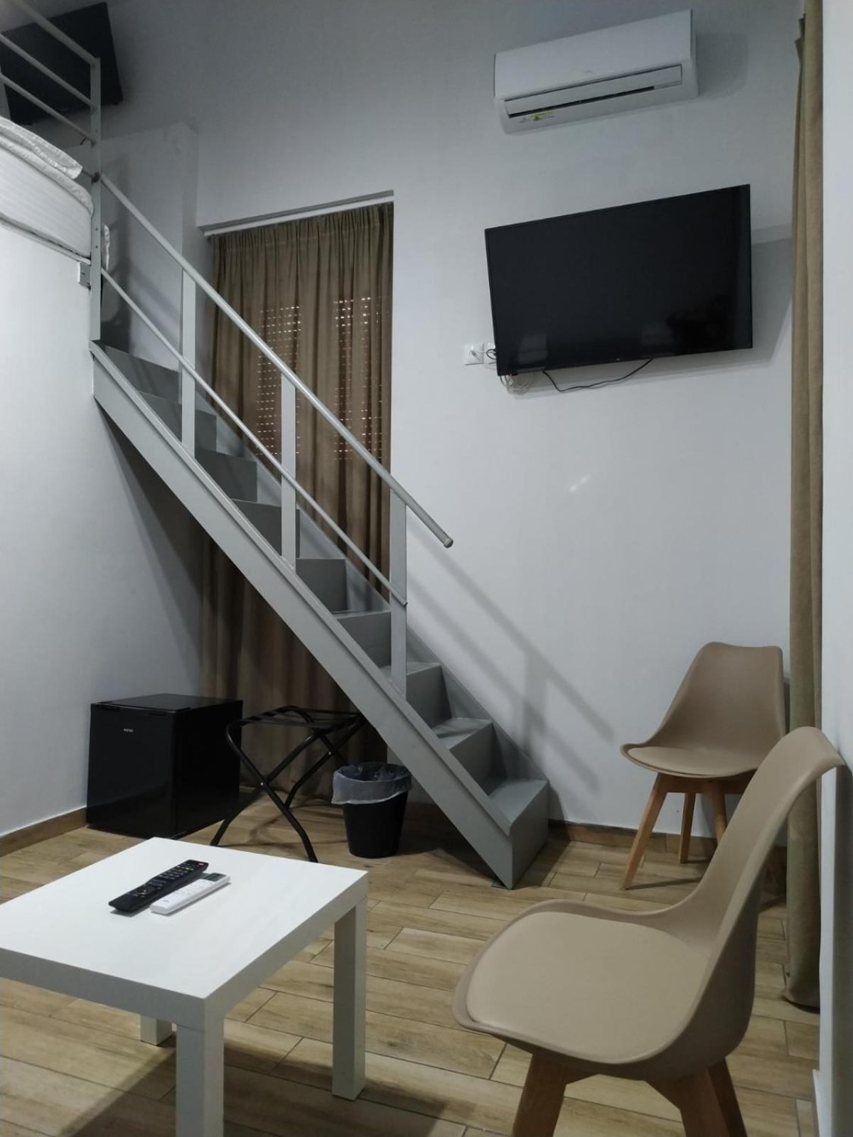 Kentrikon Hotel Chalkida Bagian luar foto