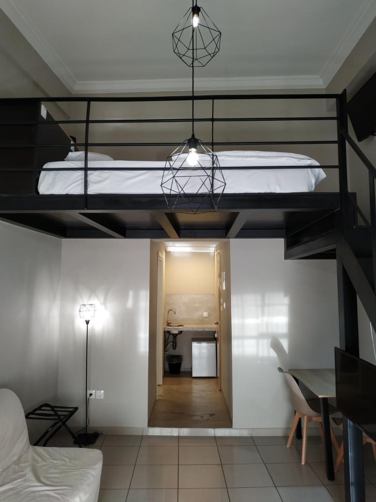 Kentrikon Hotel Chalkida Bagian luar foto