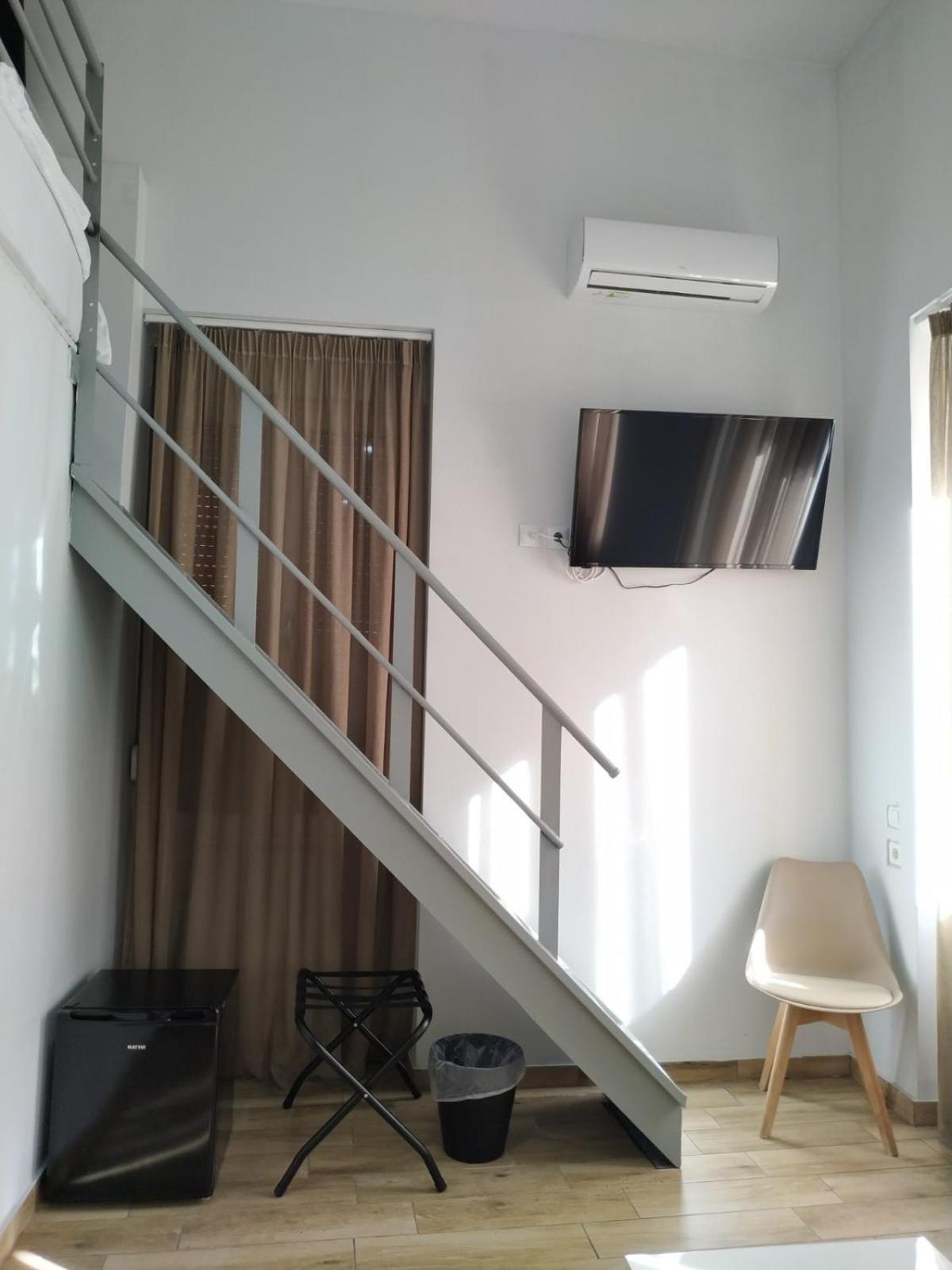 Kentrikon Hotel Chalkida Bagian luar foto