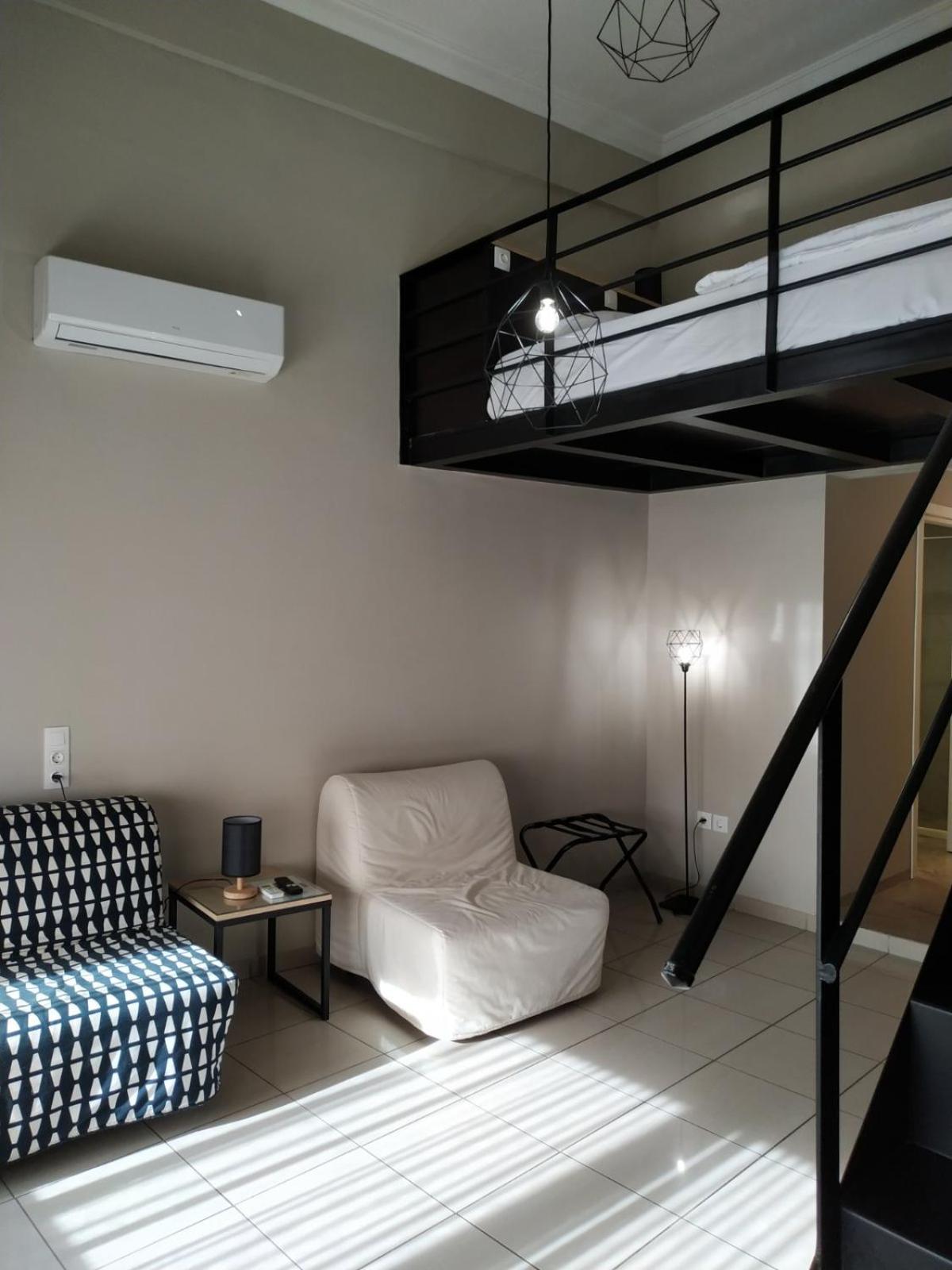 Kentrikon Hotel Chalkida Bagian luar foto
