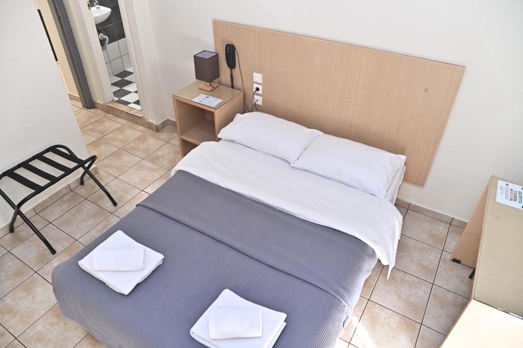 Kentrikon Hotel Chalkida Bagian luar foto
