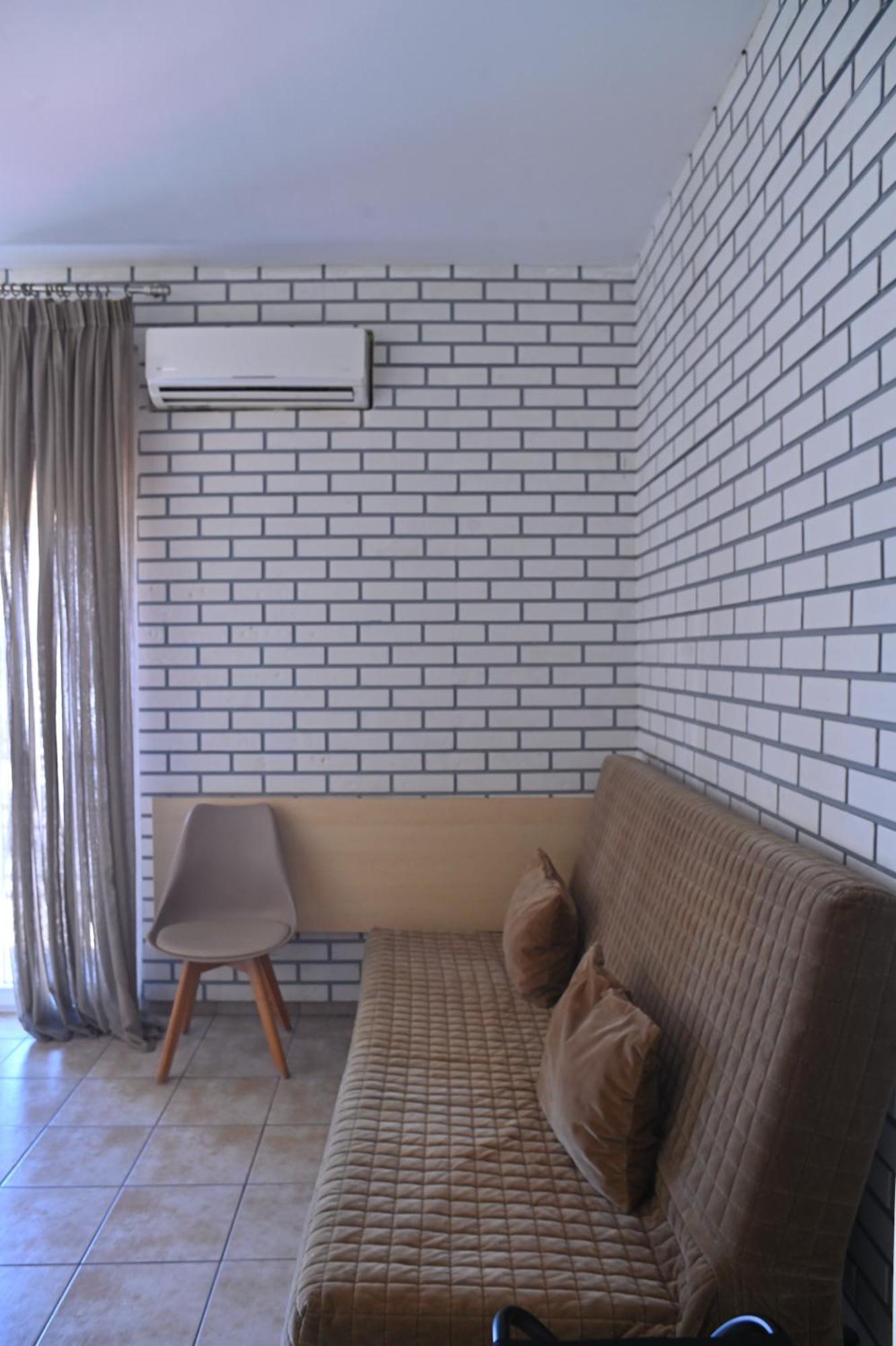 Kentrikon Hotel Chalkida Bagian luar foto