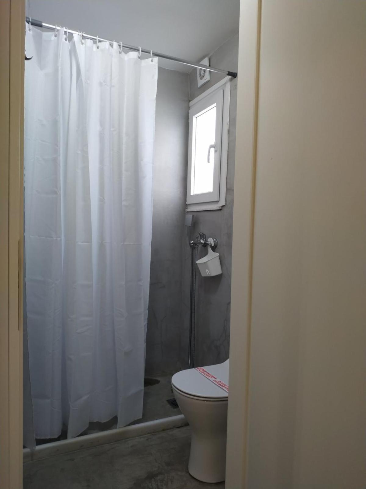 Kentrikon Hotel Chalkida Bagian luar foto