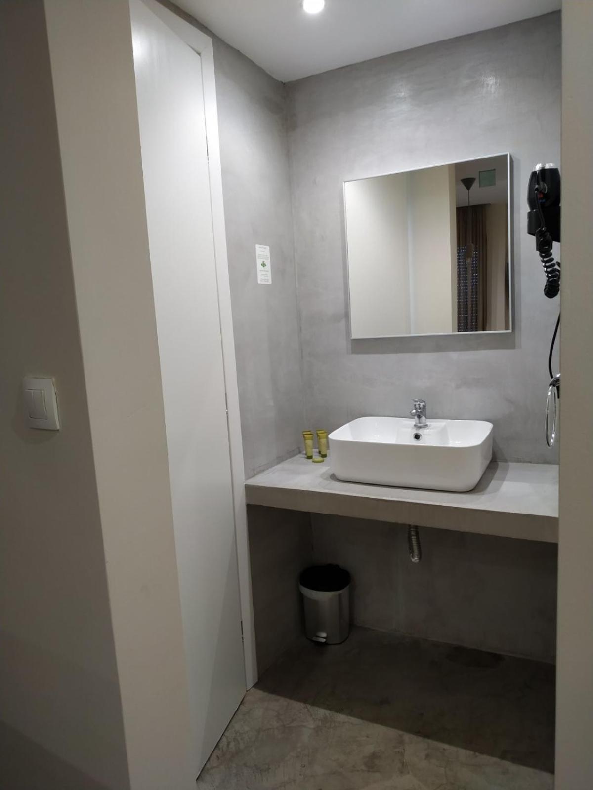 Kentrikon Hotel Chalkida Bagian luar foto