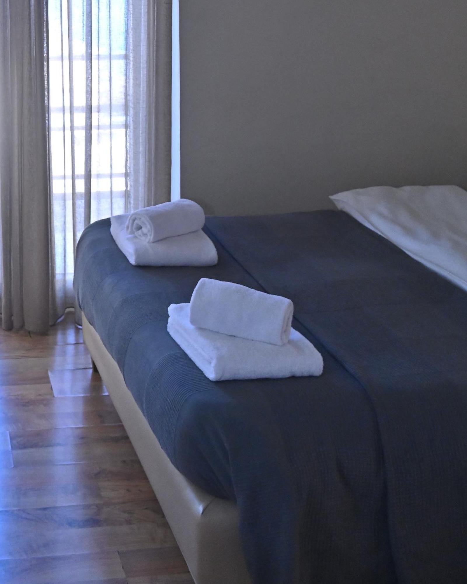 Kentrikon Hotel Chalkida Bagian luar foto