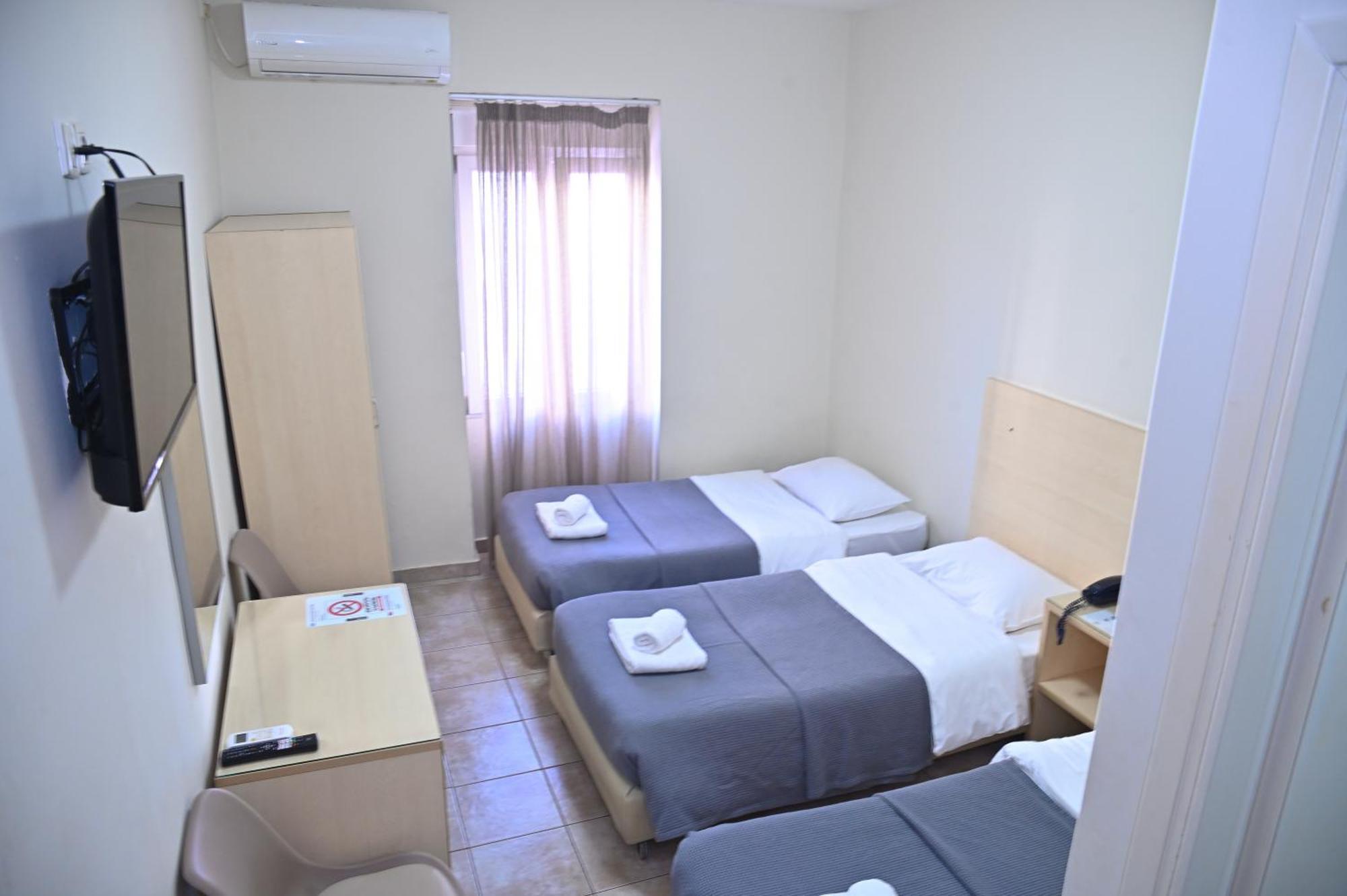 Kentrikon Hotel Chalkida Bagian luar foto
