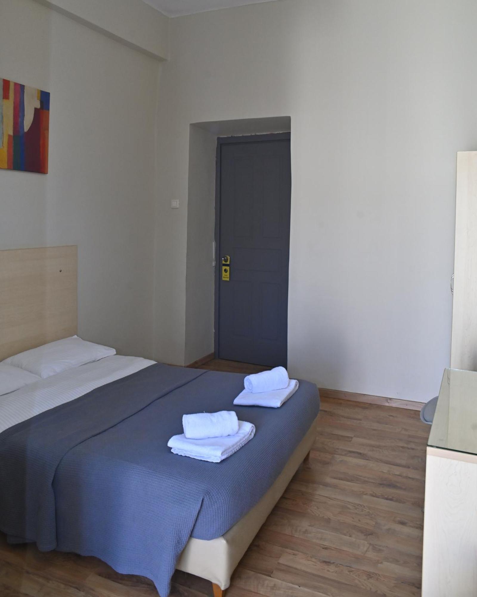 Kentrikon Hotel Chalkida Bagian luar foto
